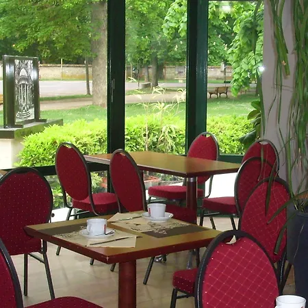 Restaurant Du Parc De La Colombiere Отель