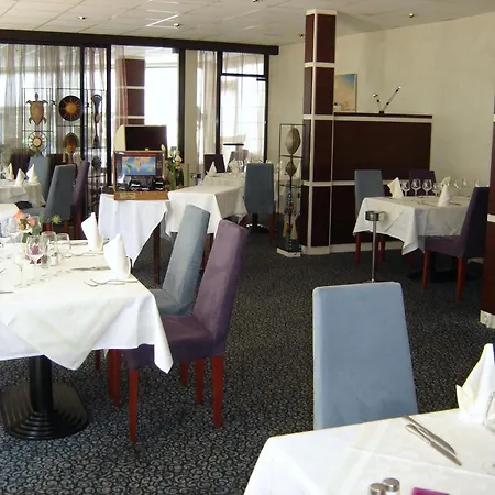 מלון Restaurant Du Parc De La Colombiere 3*