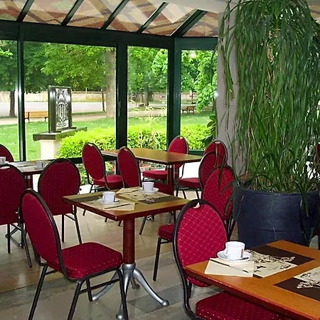 Restaurant Du Parc De La Colombiere Ντιζόν