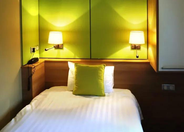 Hotel Restaurant Du Parc De La Colombiere 3*